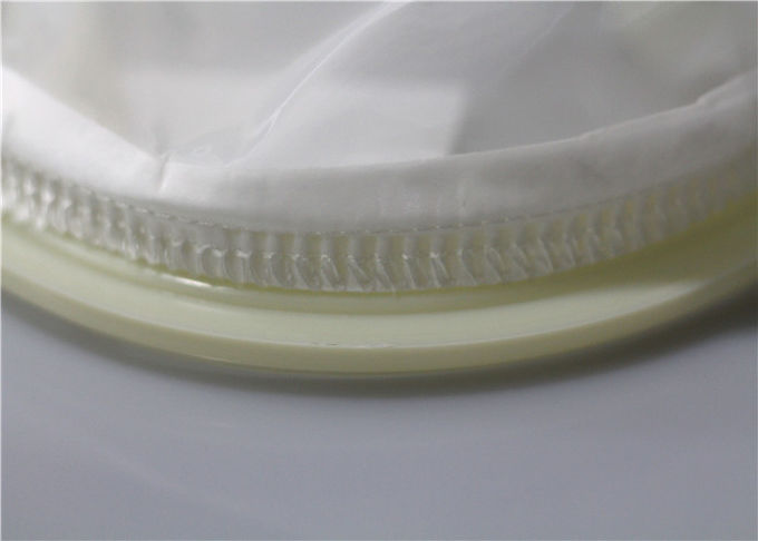 Bolso de filtro del polipropileno de la eficacia alta diámetro de apriete fuerte de la suciedad de 100 micrones